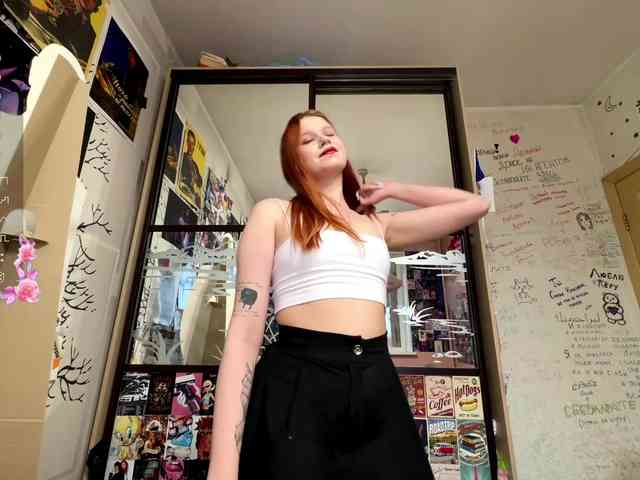 AdellaJulander webcam