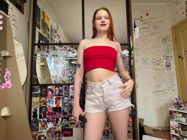 AdellaJulander webcam