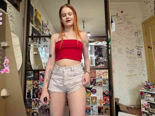 AdellaJulander webcam