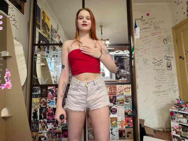 AdellaJulander webcam