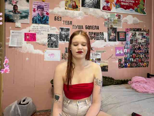 AdellaJulander webcam