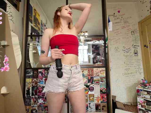 AdellaJulander webcam
