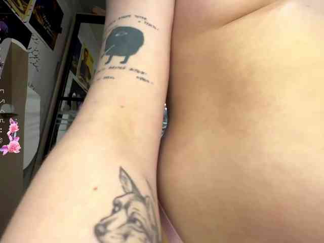 AdellaJulander webcam
