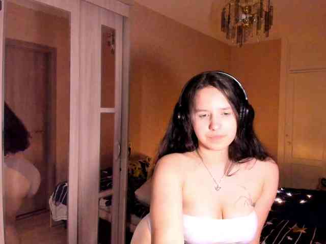 LisaMeowss webcam