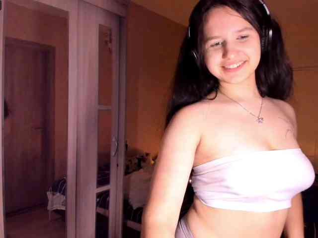 LisaMeowss webcam