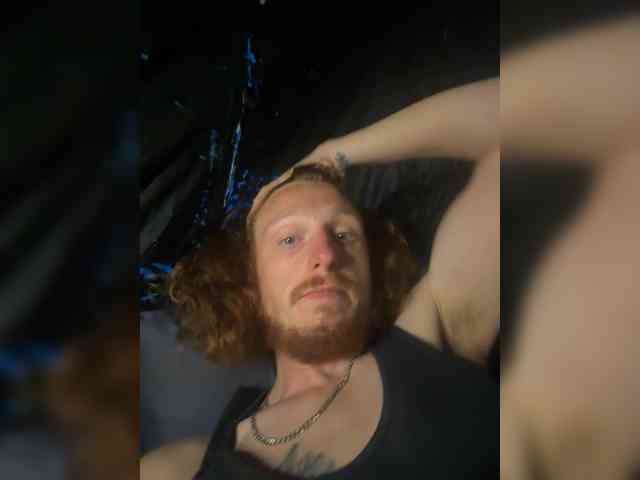 BIGxRED Live Webcam on BongaCams