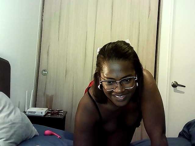 SexySkinny's BongaCams show and profile