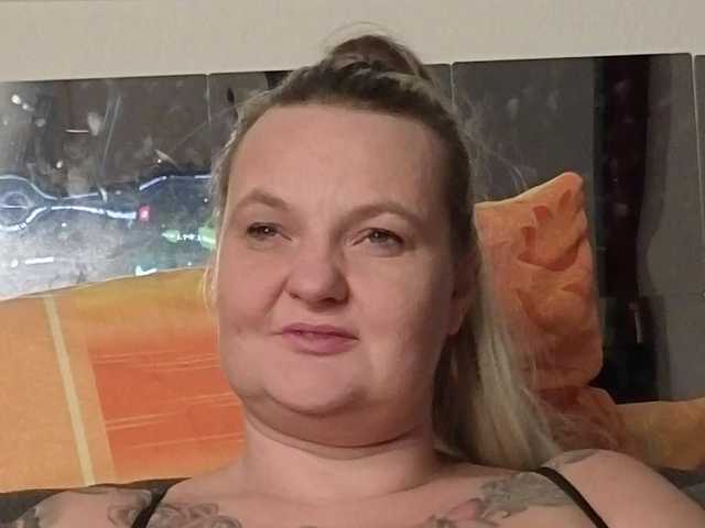 InkedBlondi86 – webcam model profile photo