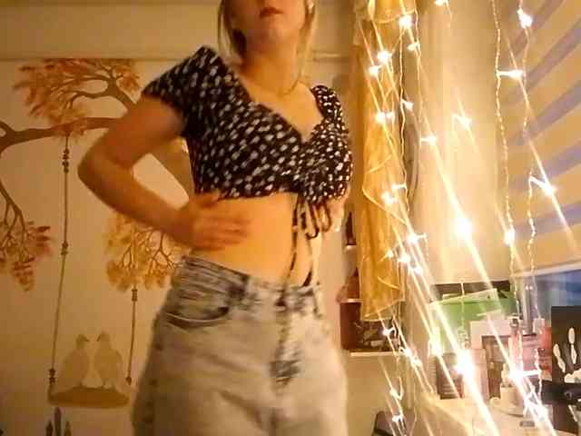 POTATO-GIRL webcam