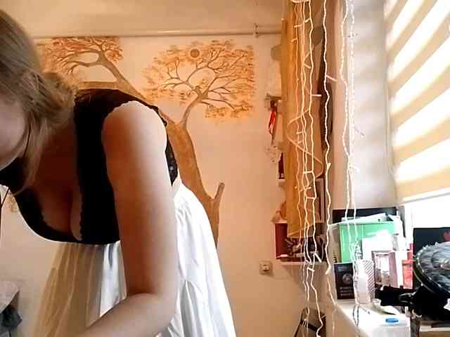 POTATO-GIRL webcam