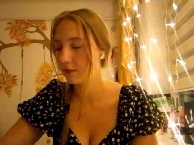 POTATO-GIRL webcam