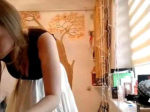 POTATO-GIRL webcam