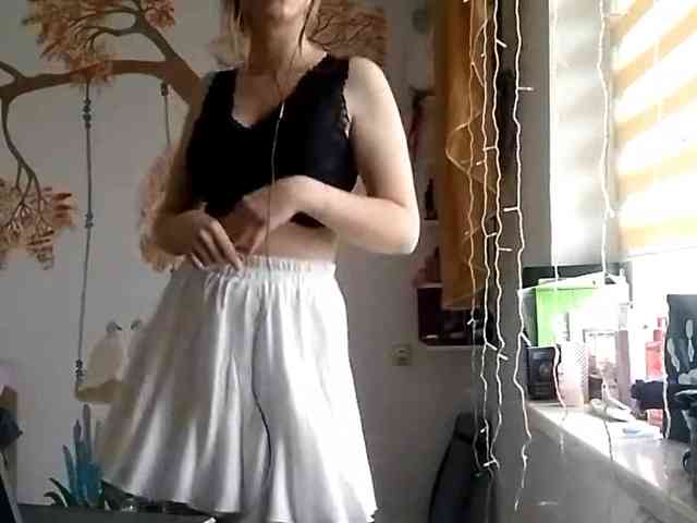 POTATO-GIRL webcam