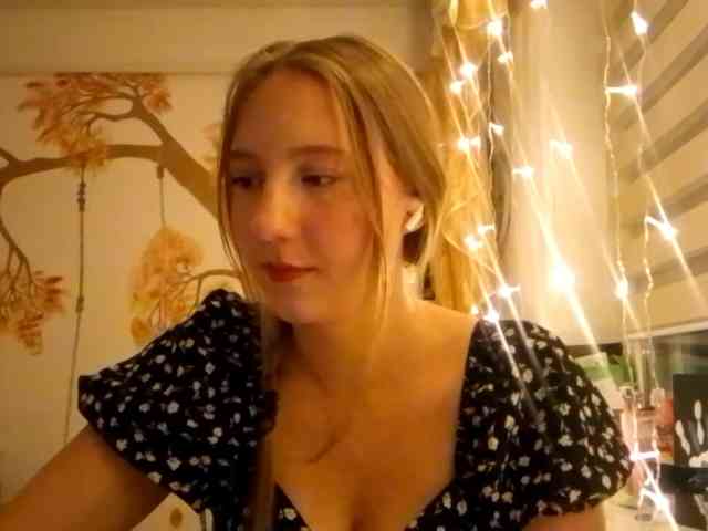 POTATO-GIRL webcam
