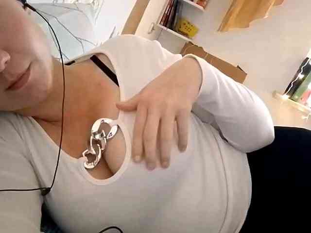 POTATO-GIRL webcam