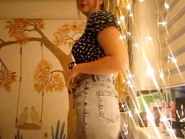 POTATO-GIRL webcam