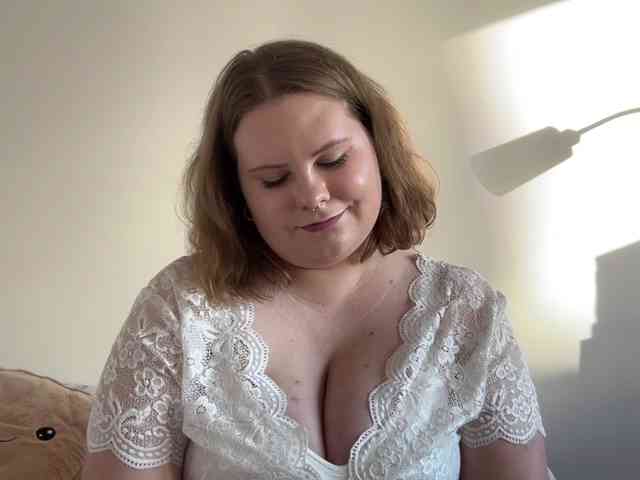 BriannaDoll webcam