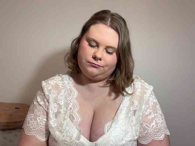 BriannaDoll webcam