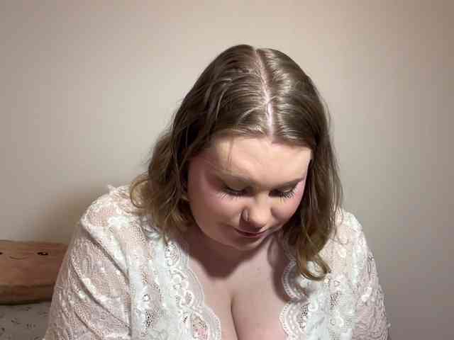 BriannaDoll webcam