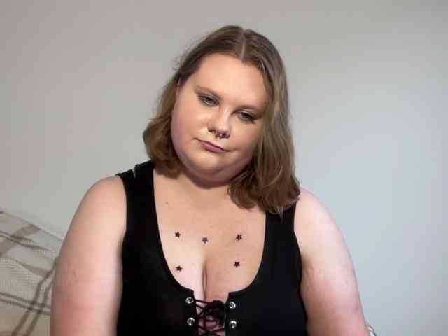 BriannaDoll webcam