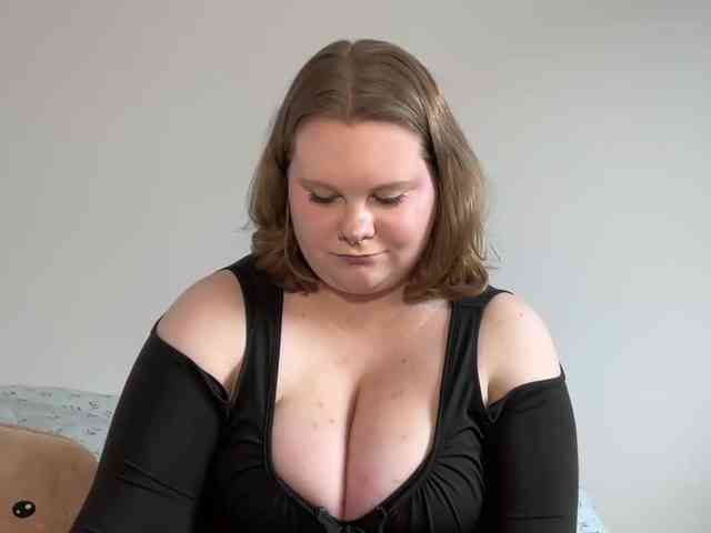BriannaDoll webcam