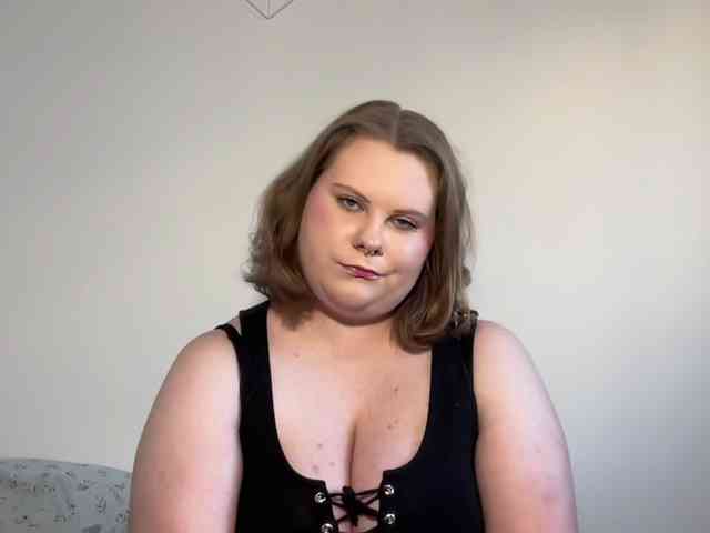 BriannaDoll webcam