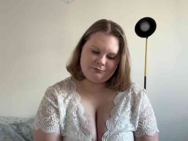 BriannaDoll webcam