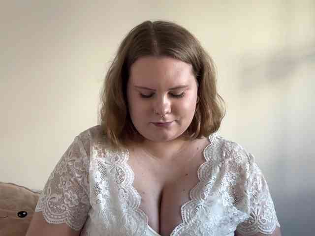 BriannaDoll webcam