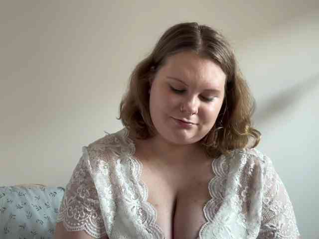 BriannaDoll webcam