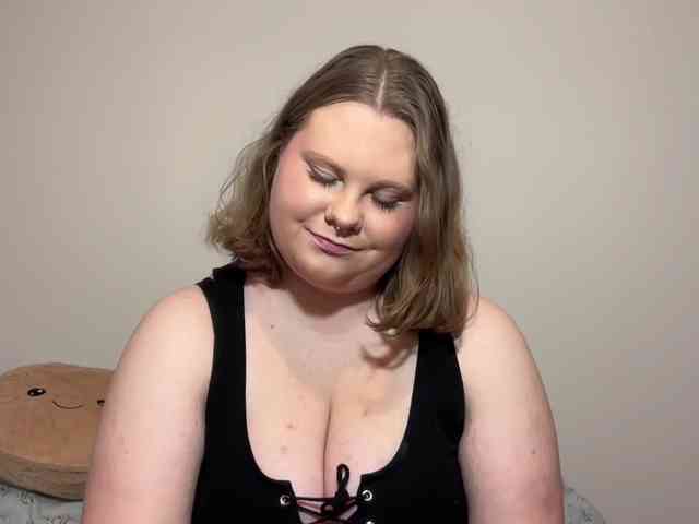 BriannaDoll webcam