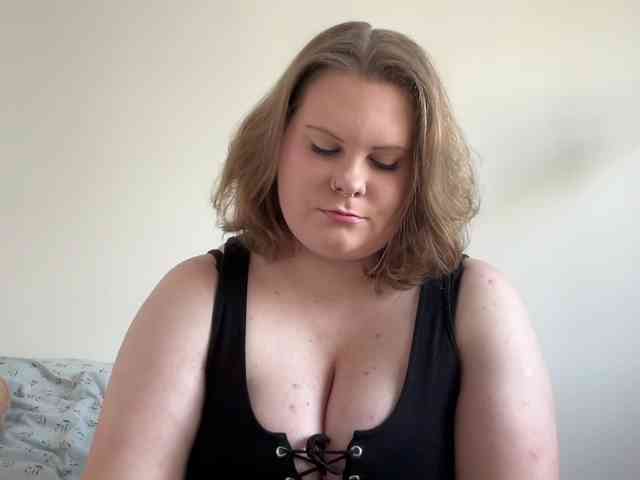 BriannaDoll webcam
