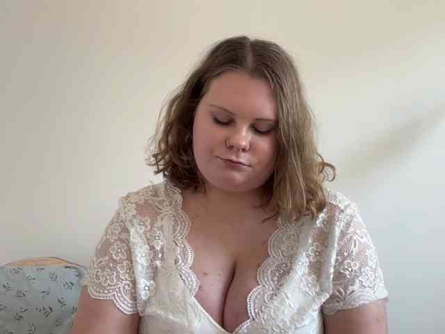 BriannaDoll webcam