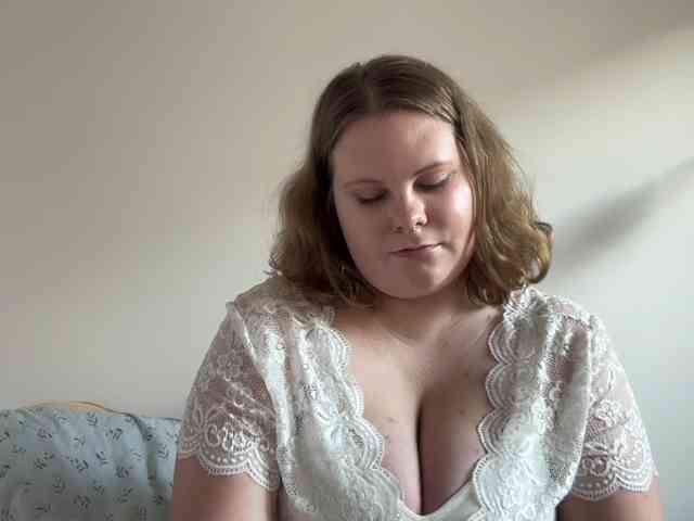 BriannaDoll webcam