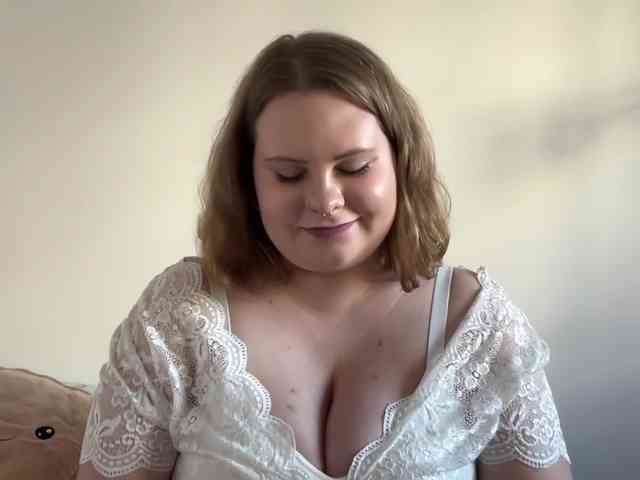 BriannaDoll webcam