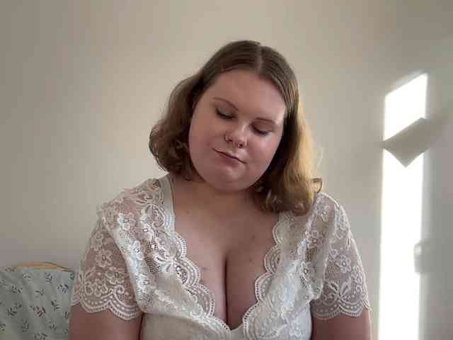 BriannaDoll webcam