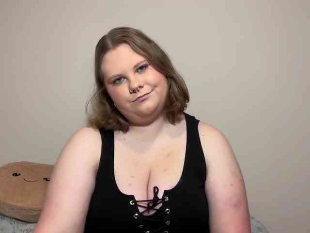 BriannaDoll webcam
