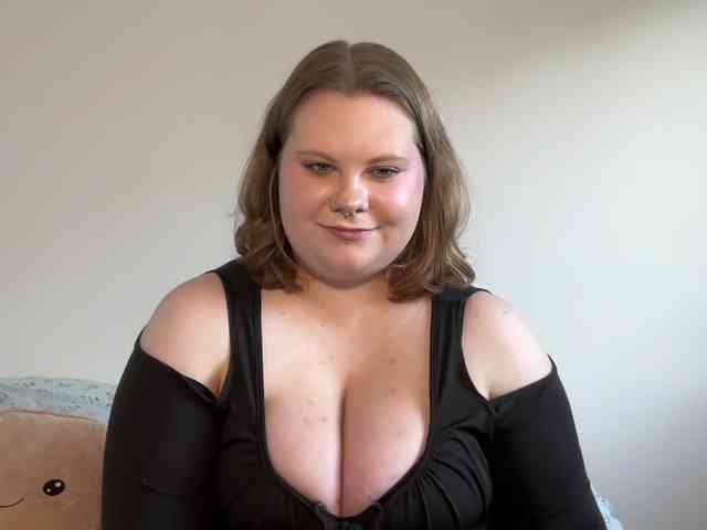 BriannaDoll webcam