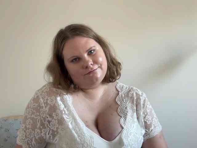 BriannaDoll webcam
