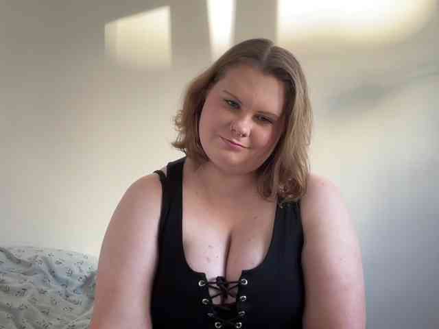BriannaDoll webcam