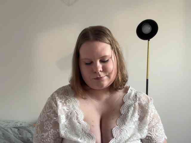 BriannaDoll webcam