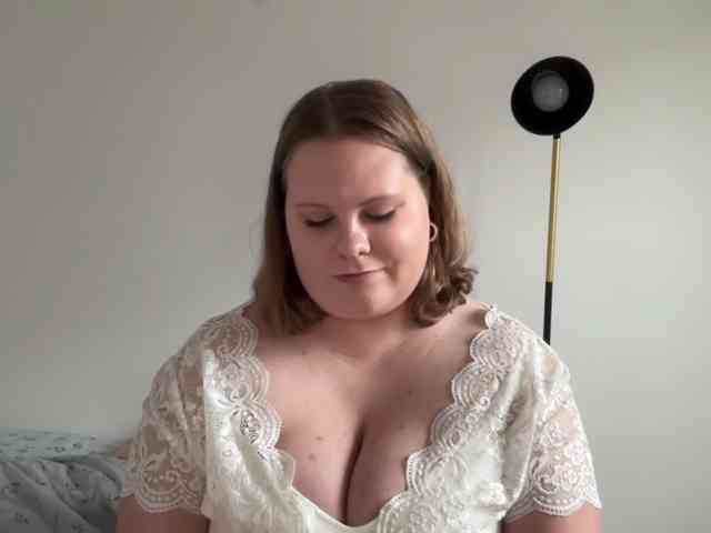 BriannaDoll webcam