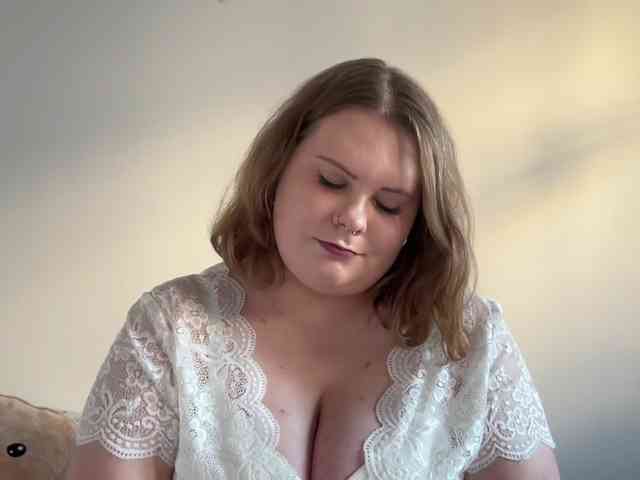 BriannaDoll webcam