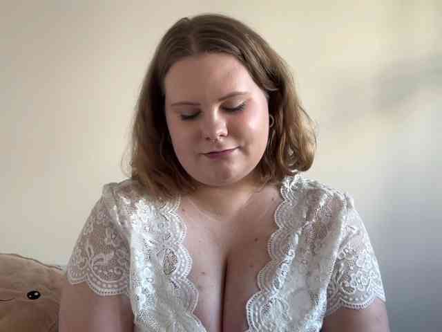 BriannaDoll webcam