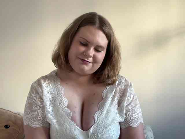 BriannaDoll webcam