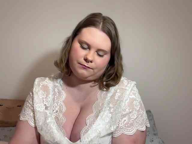 BriannaDoll webcam