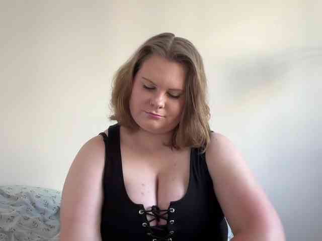 BriannaDoll webcam