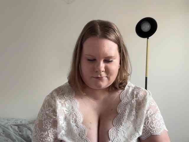 BriannaDoll webcam