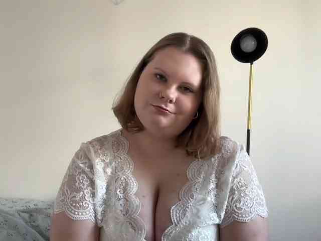 BriannaDoll webcam