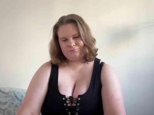 BriannaDoll webcam