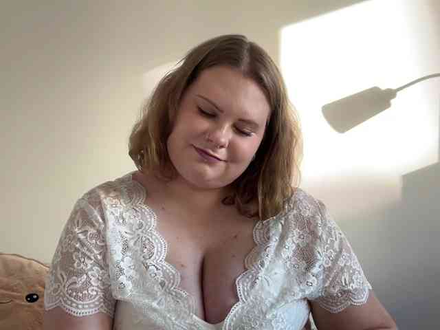 BriannaDoll webcam